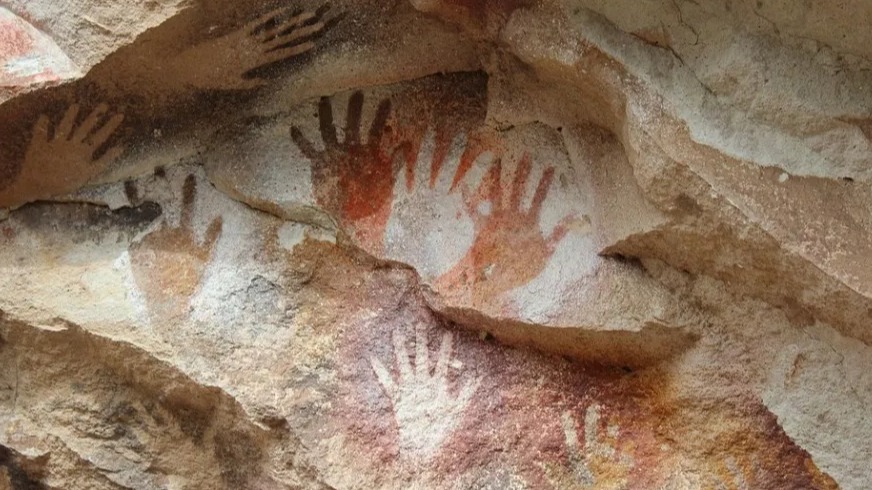 <p>İndoneziyada dünyanın ən qədim insan ovuc izi aşkar edilib</p>