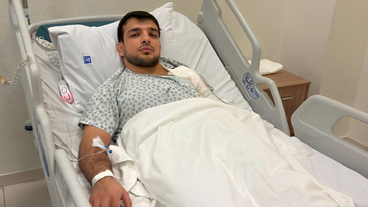 <p>&nbsp;Dünya çempionu əməliyyat olunub</p>