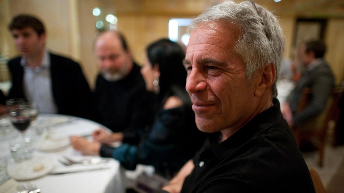 <p>Epşteyn adaya 1000 litrdən çox sulfat turşusu sifariş edib</p>