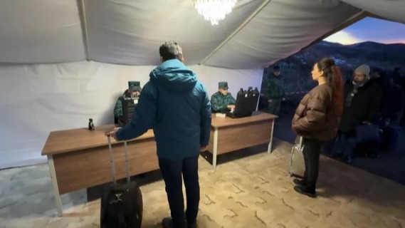 <p>Azərbaycan nümayəndə heyəti "Sülh Körpüsü"ndə</p> 