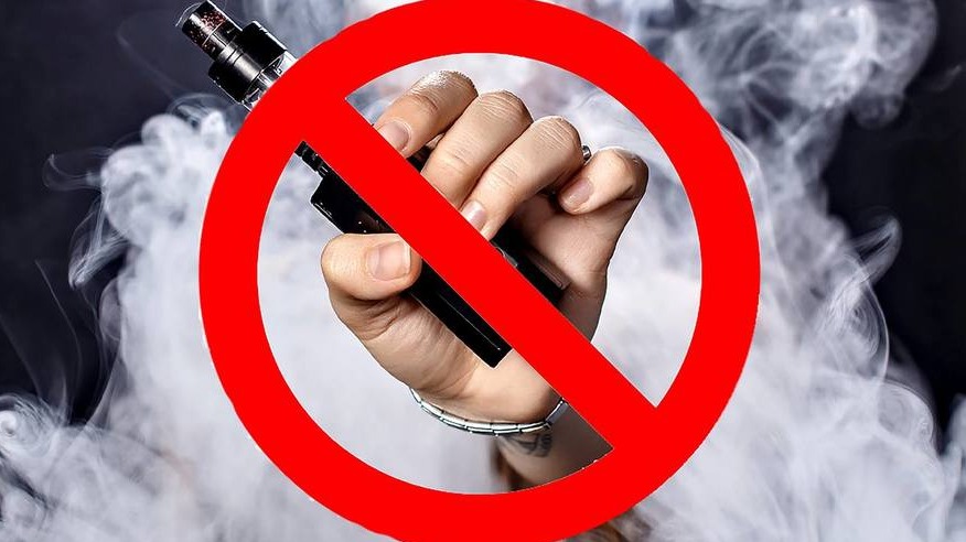 <p>Elektron siqaret istifadəsinə görə cərimə&nbsp;aprelin 1-dən tətbiq oluna bilər</p>