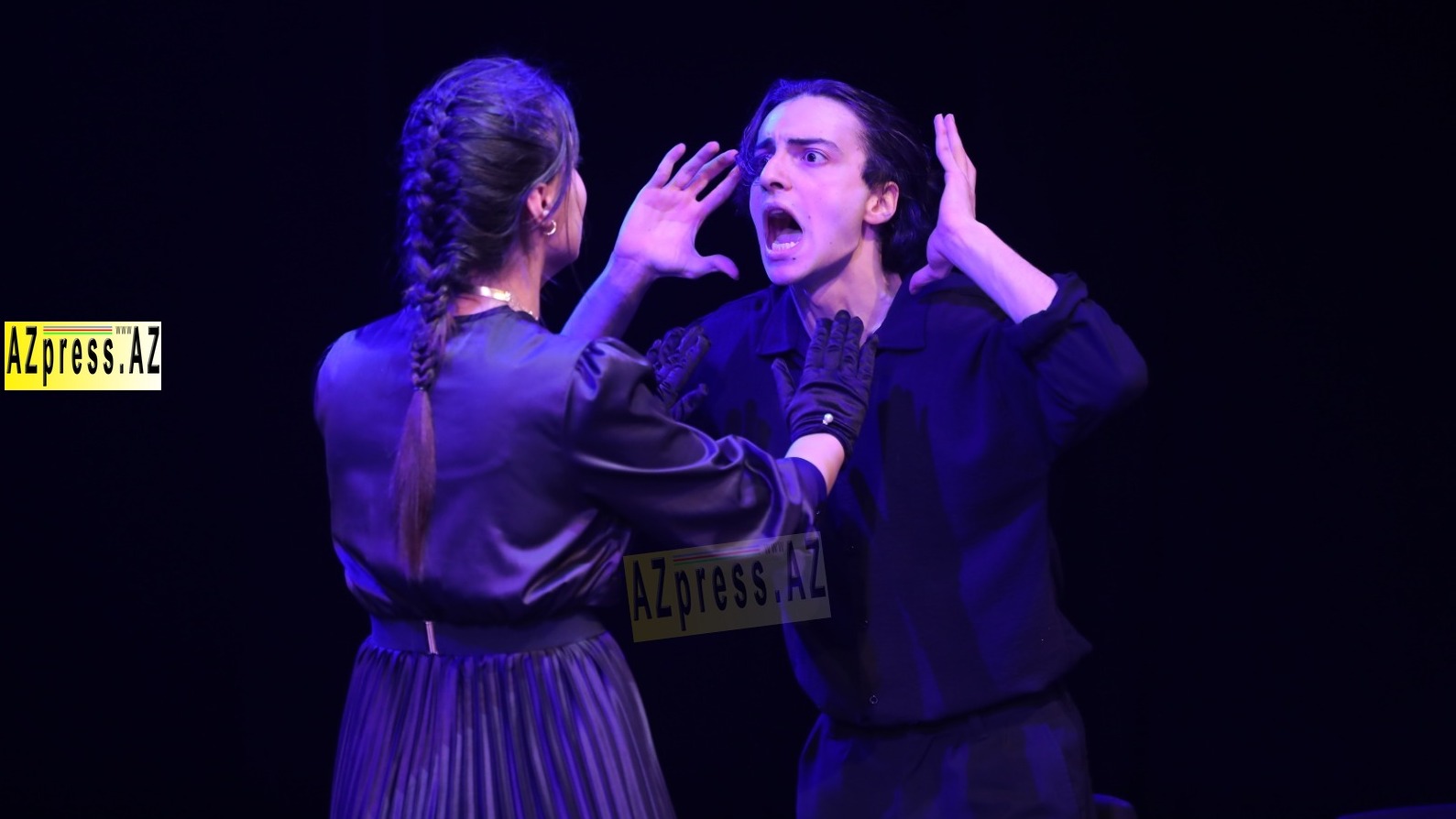 <p>ADMİU tələbələri Akademik Milli Dram Teatrının səhnəsində (FOTO=61)</p>