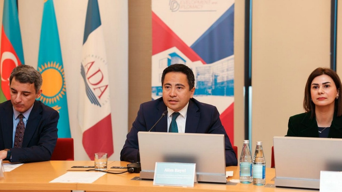 <p>Bakıda Prezident Tokayevin ekoloji təşəbbüsləri&nbsp;müzakirə olunub +FOTO=2</p> 