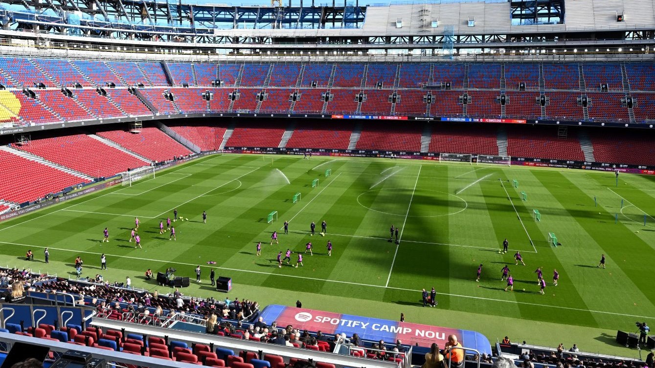 <p>"Barselona" maliyyə pozuntuları ilə bağlı&nbsp;iddiaları rədd etdi</p>