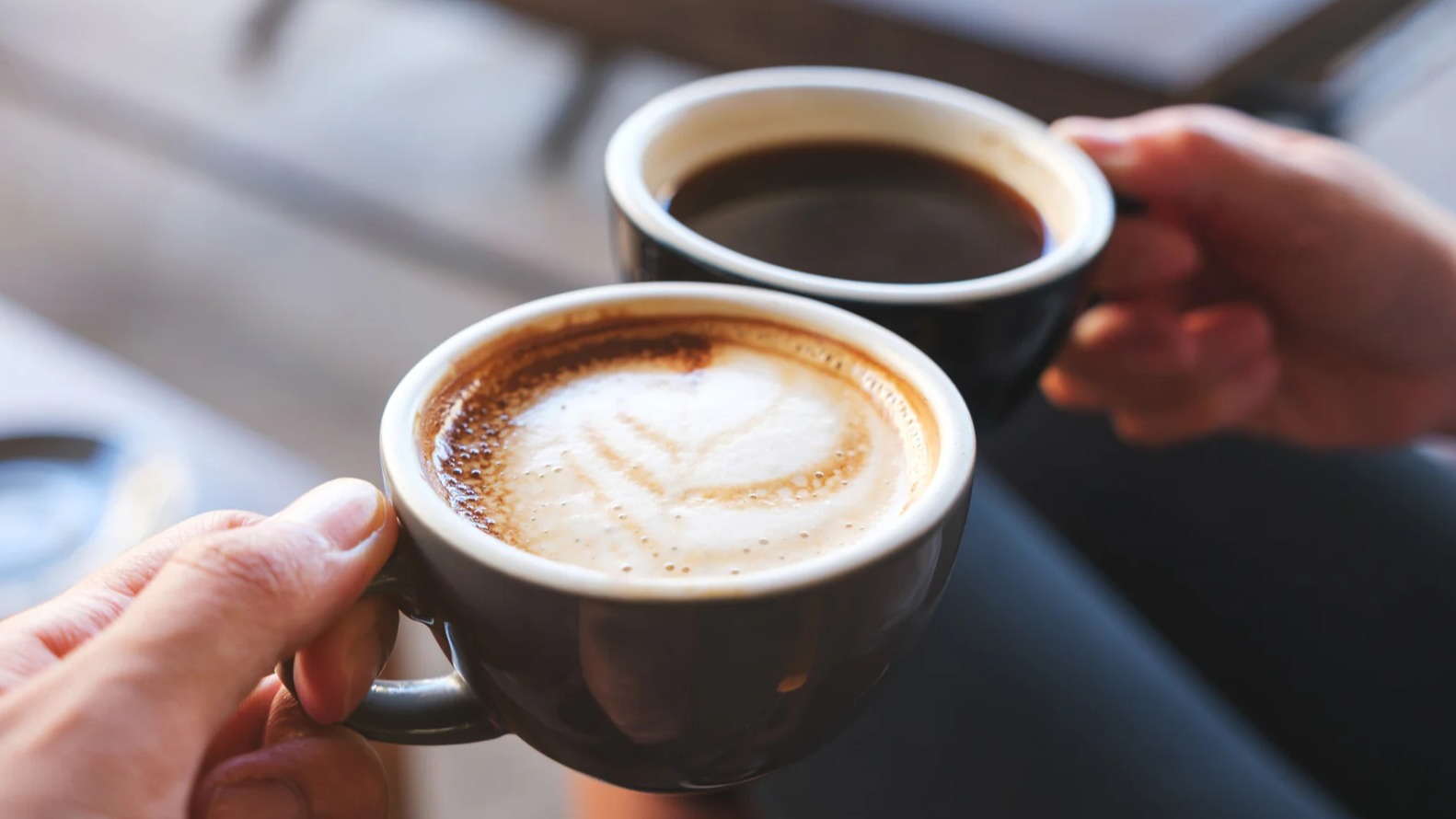 <p>3-4 fincan qəhvə qocalmanı yavaşlatır, həddindən artıq qəhvə isə zərərlidir</p>