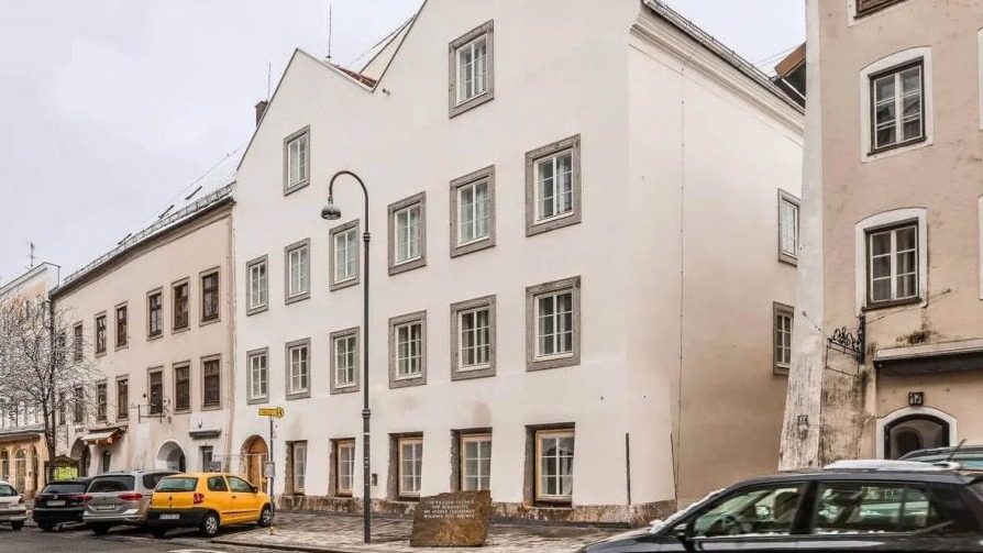 <p>Avstriya polisi Hitlerin doğulduğu yerə köçəcək</p>