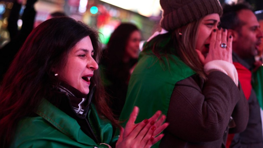 <p>Moskvada Xameneinin sui-qəsdini qeyd&nbsp;edən onlarla iranlı saxlanılıb</p>