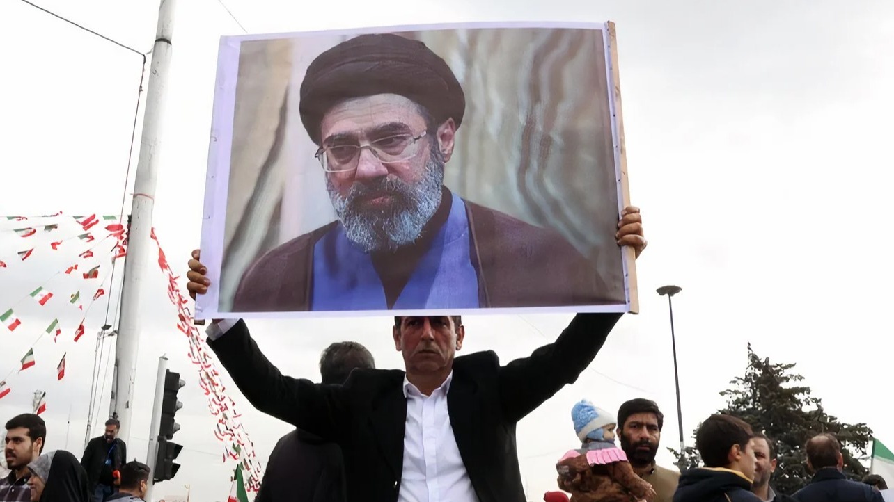 <p>Tramp Xameneinin oğlunu İranın yeni lideri&nbsp;təyin etməklə bağlı: Görək nə olacaq</p>