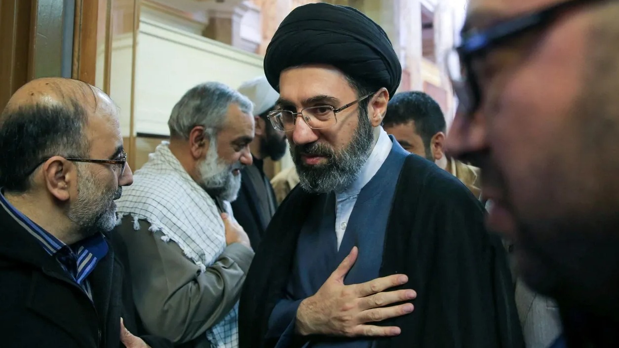 <p>Xameneyi ABŞ və İsraillə qarşıdurmada&nbsp;"yeni cəbhələr" açmaqla hədələyib</p> 