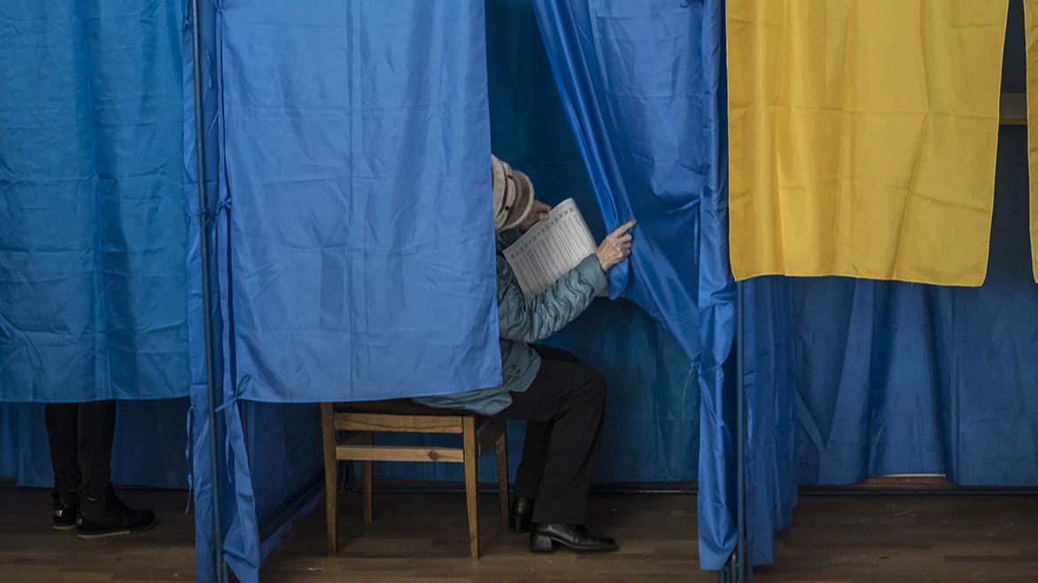 <p>Ukrayna 2026-cı ildə prezident seçkiləri&nbsp;keçirmək planlarından imtina edib</p> 