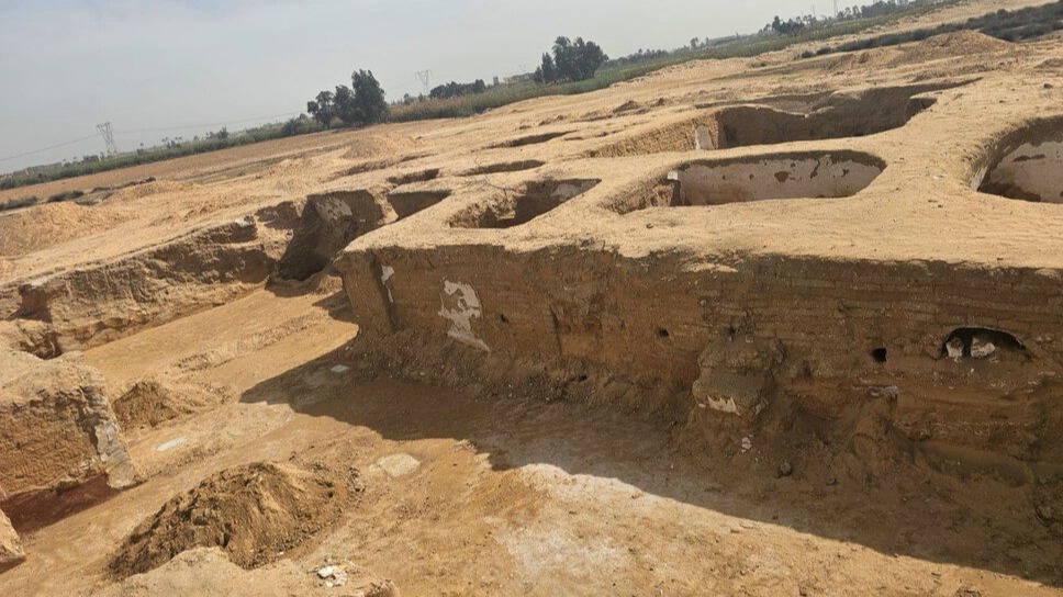 <p>Misirdə V əsrə aid nəhəng bir monastır aşkar edilib</p>