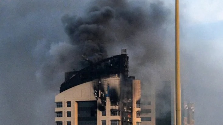 <p>İran raketləri Küveytdə yaşayış binasına düşüb</p>