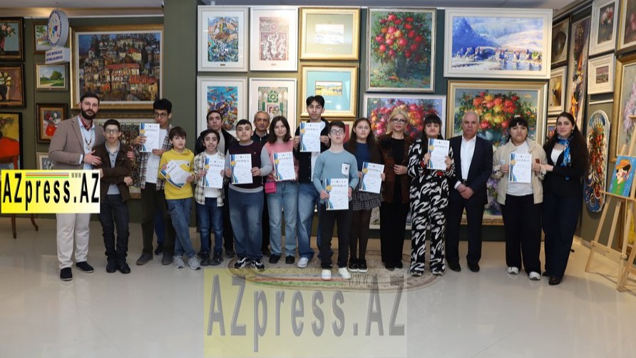 <p>Dünya Autizm Gününə həsr olunmuş&nbsp;&ldquo;Mavi Ürəklər&rdquo; adlı sərgi keçirilib +FOTOLAR</p>