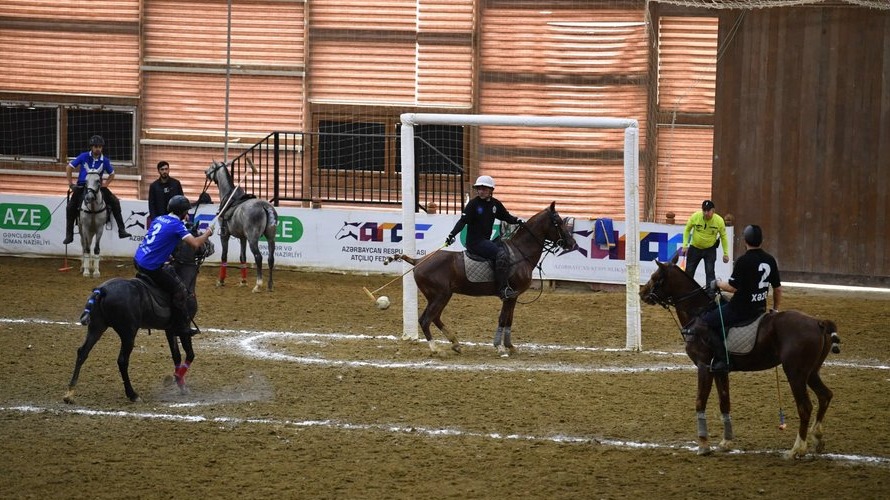 <p>"Zəfər" klubu "Xəzər" üzərində&nbsp;darmadağın hesabla zəfər çalıb</p>

<p>&nbsp;</p>