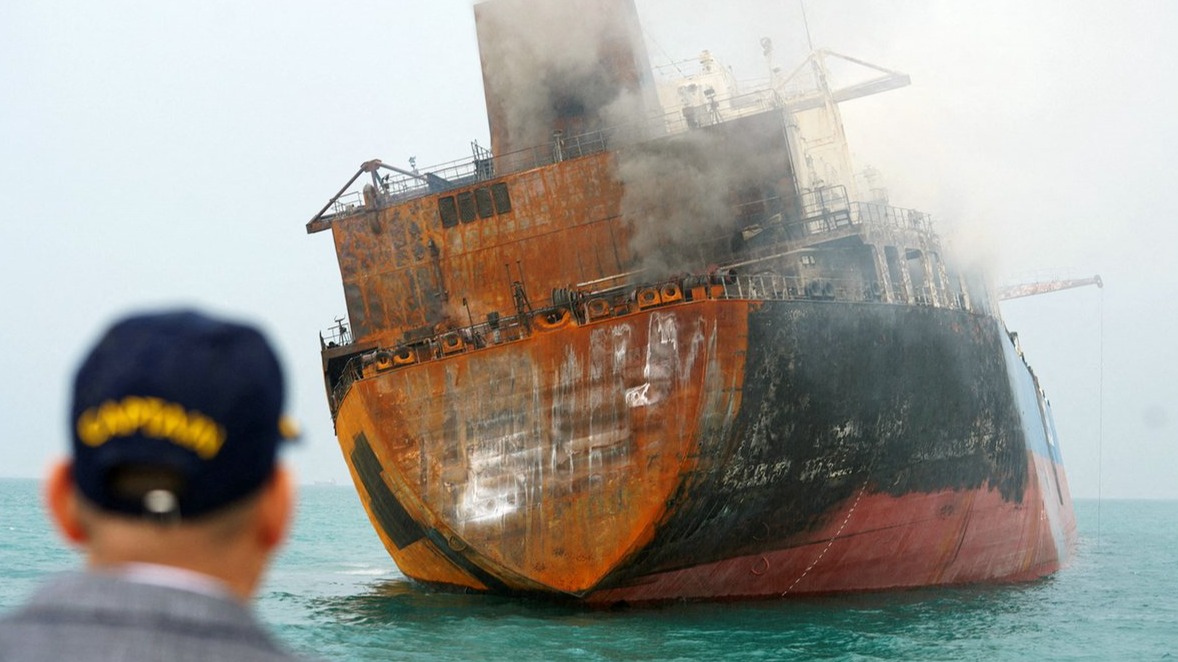 <p>İran Oman körfəzində konteyner gəmisinə hücum etdi</p>