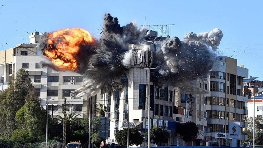 <p>İsrail Livana indiyə qədərki ən böyük hava&nbsp;hücumunu həyata keçirib</p>