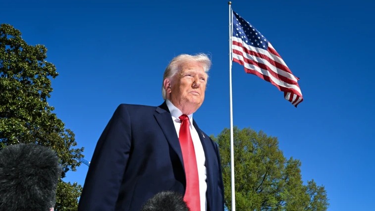 <p>Tramp blokadanı pozan gəmiləri məhv&nbsp;etməklə hədələyib</p>