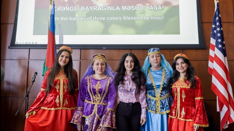 <p>Çikaqoda İllinoys Texnologiya İnstitutunda&nbsp;Azərbaycan mədəniyyəti təqdim olunub (FOTO=89)</p>