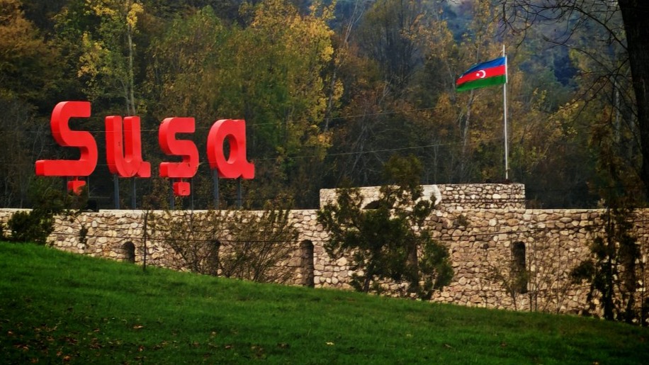 <p>Şuşa İndoneziyanın şəhərlərindən biri ilə qardaşlaşa bilər</p> 