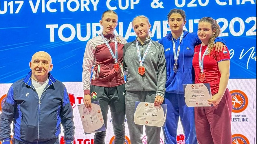 <p>Güləşçilərimiz "Çempionlar"&nbsp;turnirində daha 4 medal qazanıblar&nbsp;</p>

<p>&nbsp;</p>