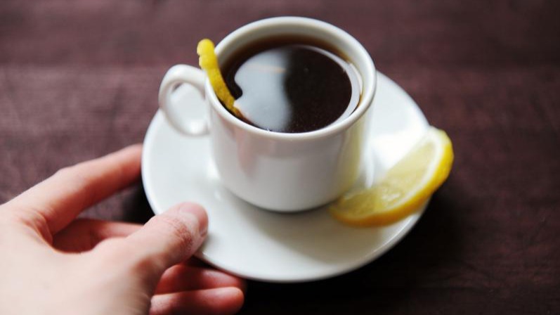 <p>Limonlu qəhvə arıqlamağı sürətləndirə bilərmi?</p>