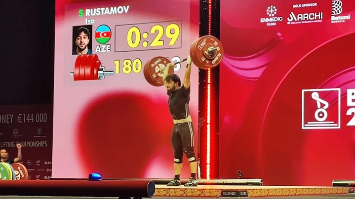 <p>Azərbaycanlı ağırlıqqaldıran Avropa çempionatında&nbsp;gümüş medal qazanıb</p>