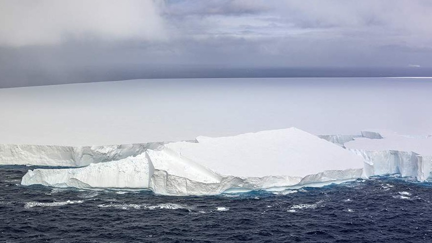 <p>Dünyanın ən böyük aysberqi öz hekayəsini bitirir</p>
