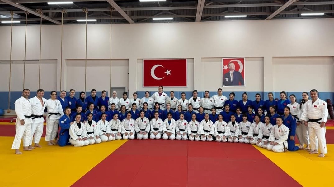 <p>Gənc cüdoçu qızlardan ibarət yığma komandamız&nbsp;</p>