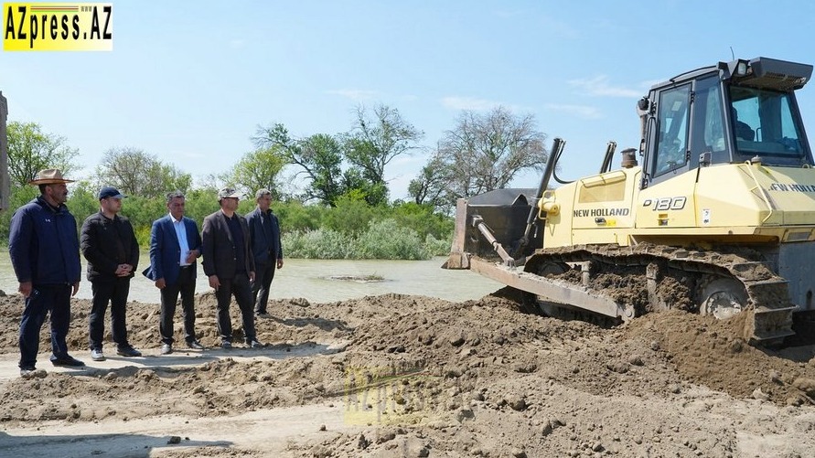 <p>Ağcabədidə Kür çayında yarılan bənd bərpa edilib</p>