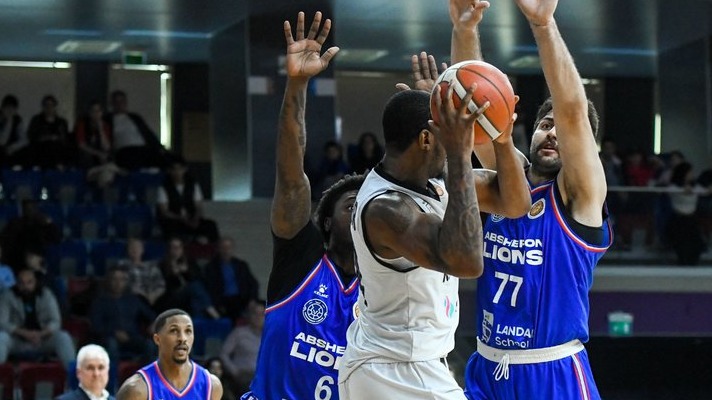 <p>ABL-da finalçılar müəyyənləşib</p>

<p>&nbsp;</p>