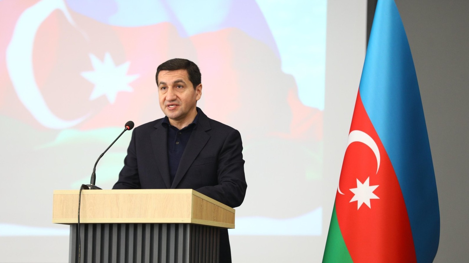 <p>Hikmət Hacıyev Xocalı abidəsindən video yayımladı</p> 