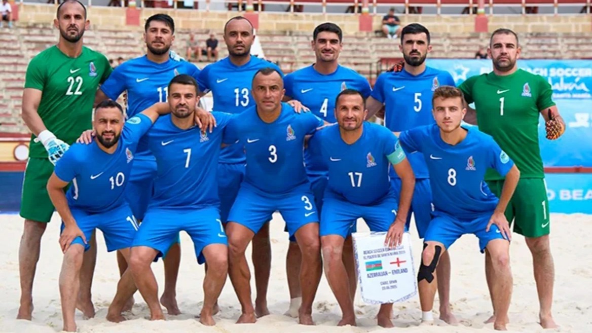 <p>Azərbaycan çimərlik futbolu üzrə komandası</p>