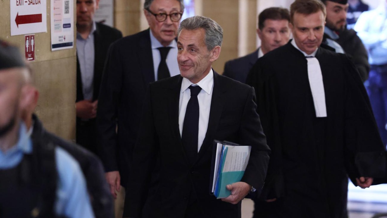 <p>Sarkozi şərti olaraq azadlığa buraxıldı</p>