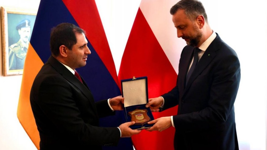 <p>Polşa və Ermənistan birgə hərbi təlimlər barədə razılığa gəldilər</p> 