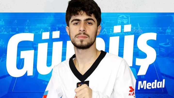 <p>Sabir Zeynalov Avropa çempionatında gümüş medal qazandı</p>
