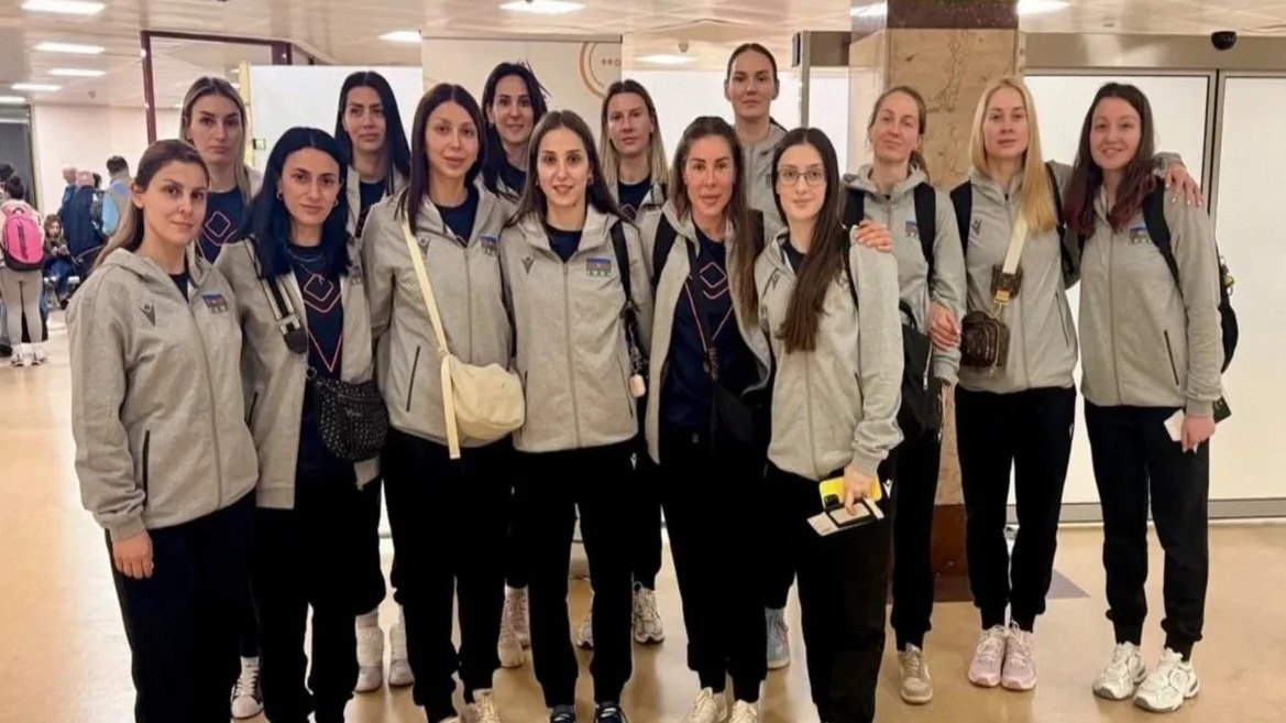 <p>Azərbaycan voleybolçuları Macarıstanda&nbsp;təlim-məşq toplanışına yollanıblar</p>