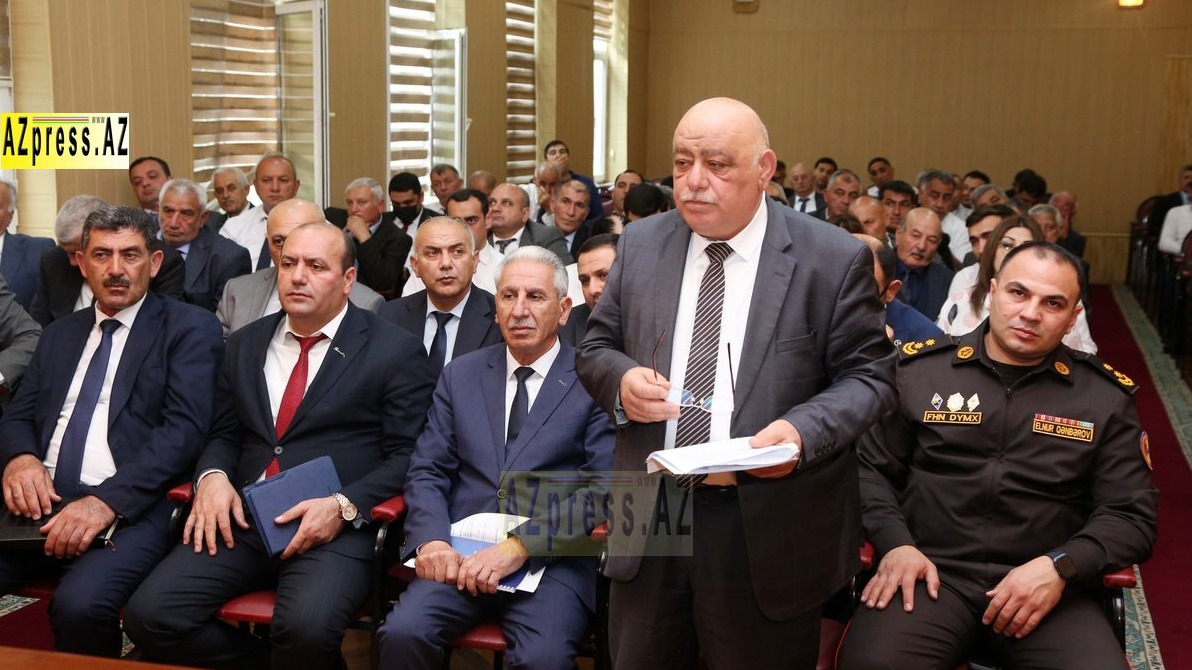 <p>Ağcabədi Rayon İcra Hakimiyyətində mühüm&nbsp;məsələlərə dair Şura iclası keçirilib</p>