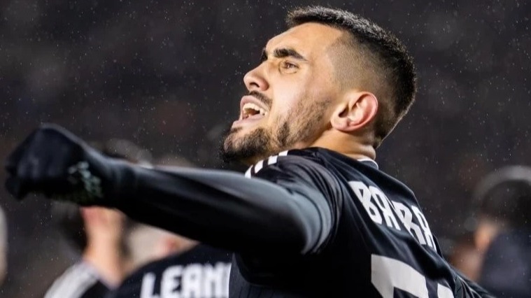 <p>"Qarabağ" daha bir futbolçu ilə yollarını ayırıb</p>