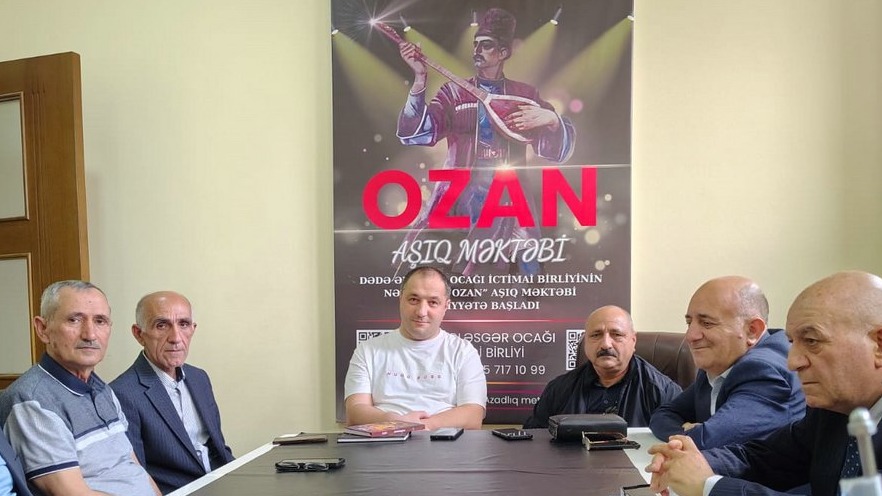 <p>"Çeşmə" Ədəbi Məclisinin növbəti&nbsp;toplantısı keçirildi</p>

<p>&nbsp;</p>