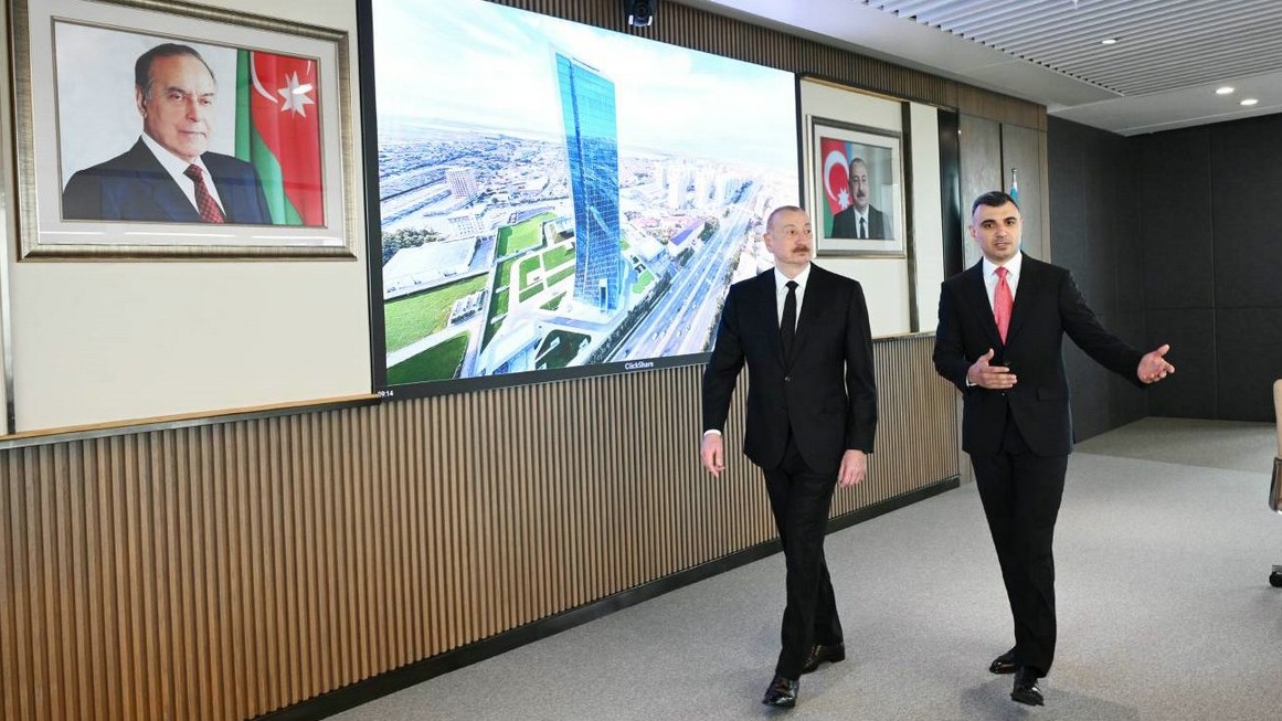 <p>İlham Əliyev Mərkəzi Bankın yeni binasının&nbsp;açılışında iştirak edib +FOTO=33</p> 