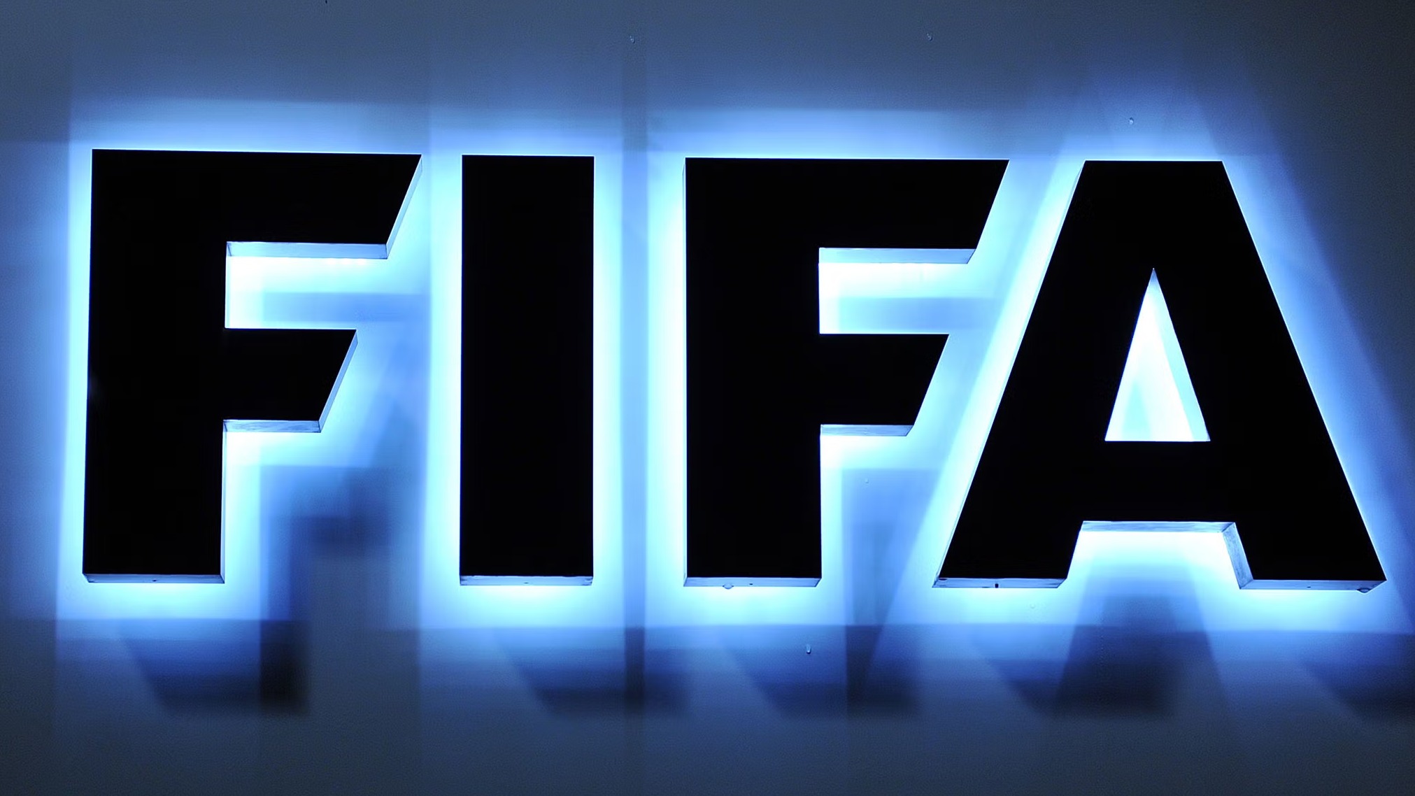 <p>Ukrayna FİFA və UEFA-dan Rusiya və Belarusa&nbsp;qarşı sanksiyaları qüvvədə saxlamağı xahiş edib</p>