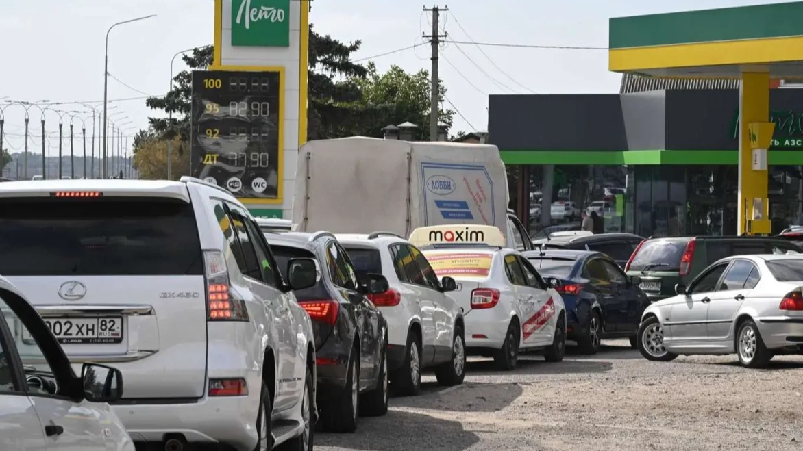 <p>İlhaq edilmiş Krımda yanacaq tankerlərinin&nbsp;çəkilişləri qadağan edilib</p>