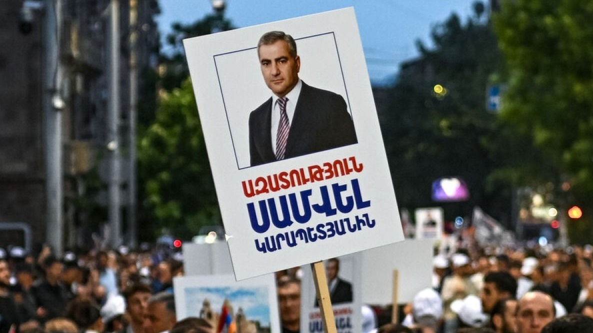 <p>Ermənistan İstintaq Komitəsi Karapetyanın&nbsp;partiya yoldaşı olan daha iki nəfəri həbs edib</p>