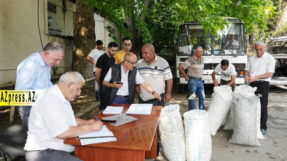 <p>Ağcabədidə kənd təsərrüfatının inkişafı ilə bağlı toplantı keçirilib</p>