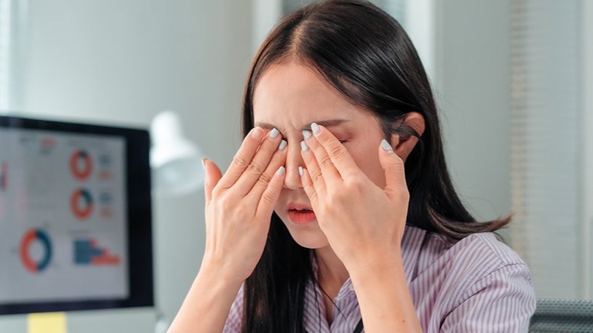 <p>Yayda gözlər niyə ağrıyır?</p>