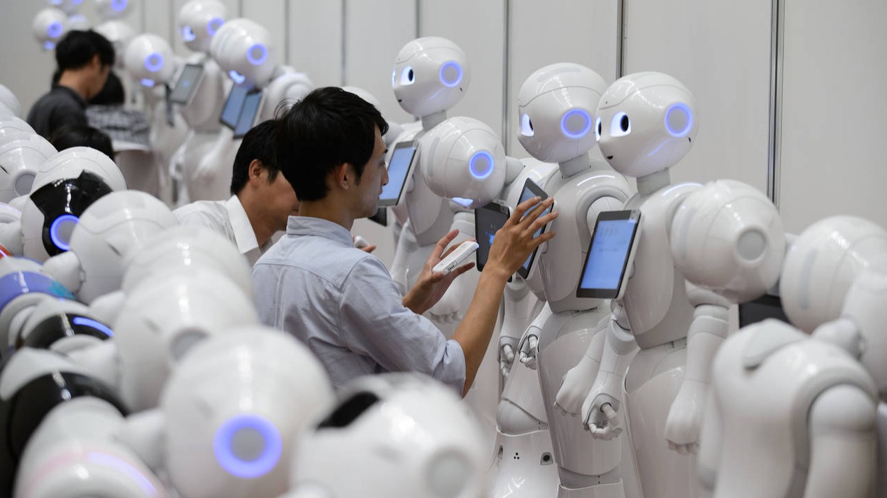 <p>Yaponiya 2040-cı ilə qədər robotların sayını 10 milyona&nbsp;çatdırmağı hədəfləyir</p>