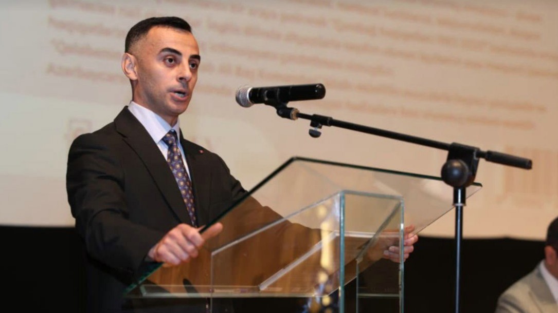 <p>Yazıçı-publisist Aydın Tağıyevin&nbsp;kitabının təqdimatı olub +FOTO=23</p>