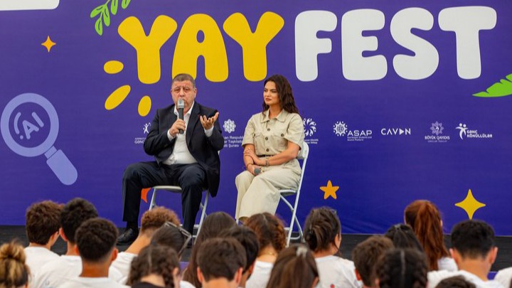 <p>Yay Fest-in &ldquo;Kreativ AI&rdquo; düşərgəsi uğurla&nbsp;başa çatıb +FOTO=15</p>
