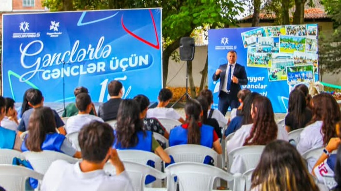 <p>&ldquo;Səyyar Gənclər Xidməti&rdquo; layihəsinin&nbsp;növbəti dayanacağı Lənkəran olub +FOTO=9</p>