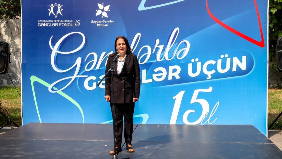 <p>Astara gəncləri &ldquo;Səyyar Gənclər Xidməti&rdquo;nin&nbsp;imkanlarından yararlanırlar +FOTO=6</p>